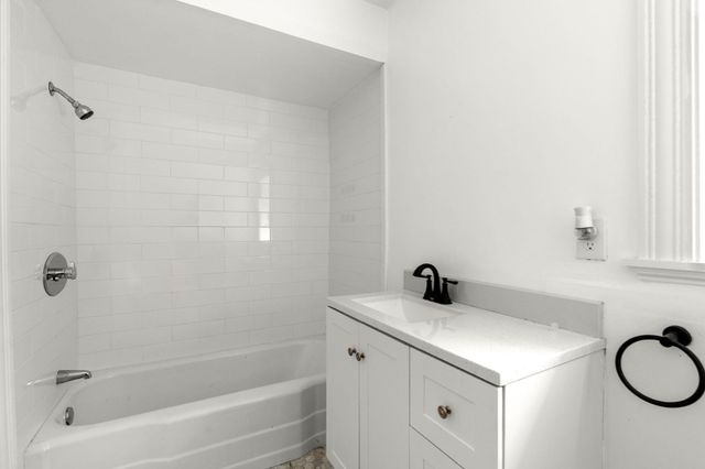 174 Warwick St, Methuen, MA 01844