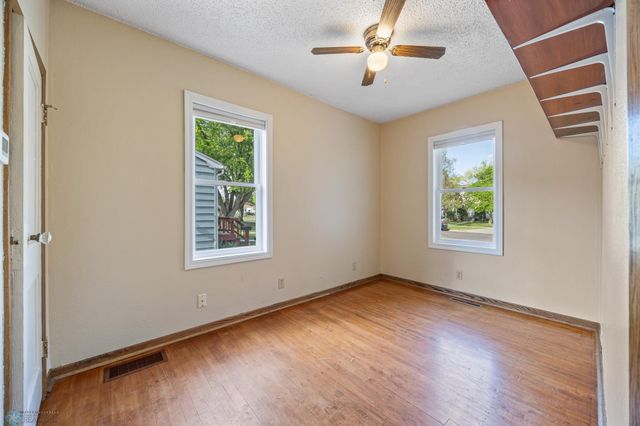 1402 11th Street N, Fargo, ND 58102