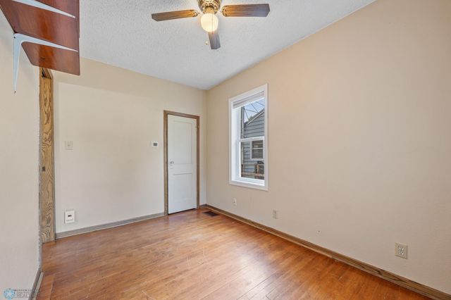 1402 11th Street N, Fargo, ND 58102