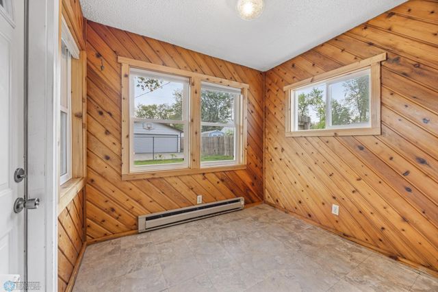 1402 11th Street N, Fargo, ND 58102