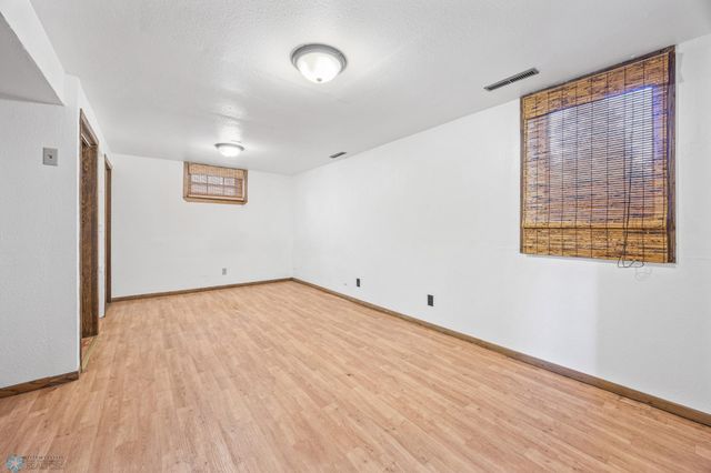1402 11th Street N, Fargo, ND 58102