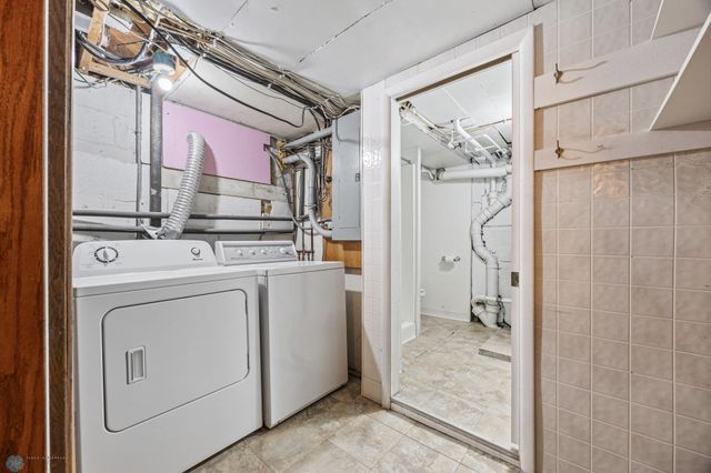 1402 11th Street N, Fargo, ND 58102