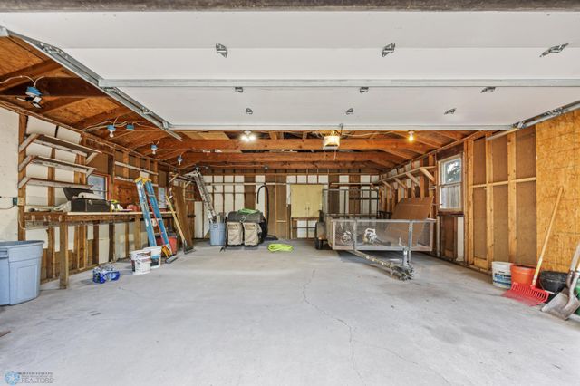1402 11th Street N, Fargo, ND 58102