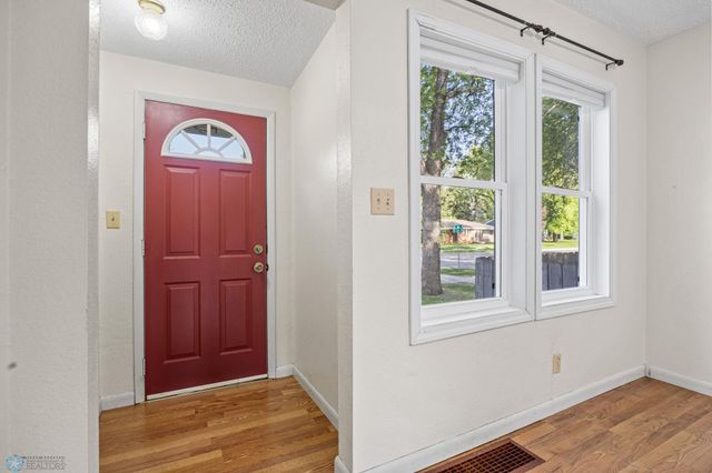 1402 11th Street N, Fargo, ND 58102