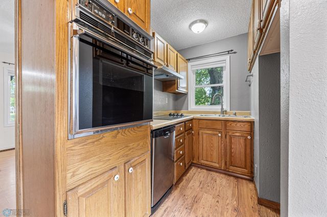 1402 11th Street N, Fargo, ND 58102