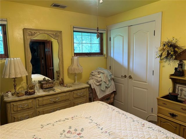 470 Quaker Church Rd, Perryopolis, PA 15473