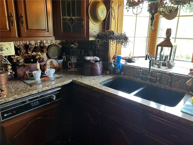 470 Quaker Church Rd, Perryopolis, PA 15473