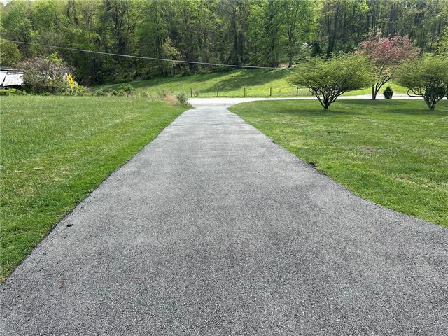 470 Quaker Church Rd, Perryopolis, PA 15473