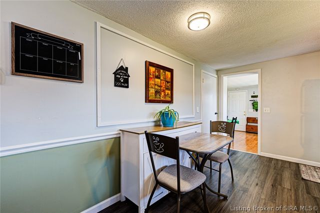 800 N Blue River Road, Pekin, IN 47165