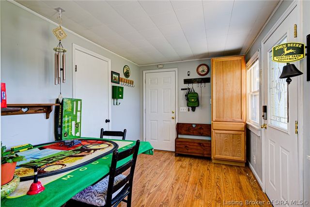 800 N Blue River Road, Pekin, IN 47165