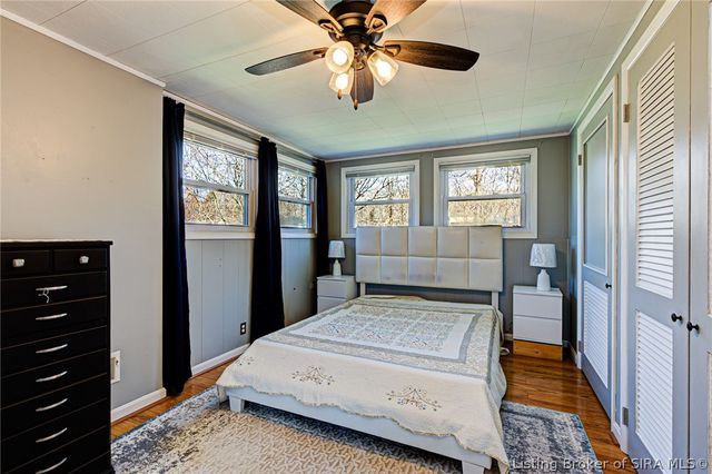 800 N Blue River Road, Pekin, IN 47165