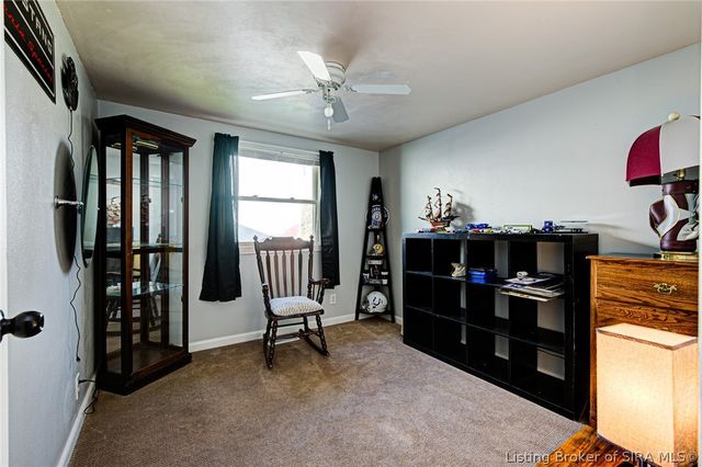 800 N Blue River Road, Pekin, IN 47165