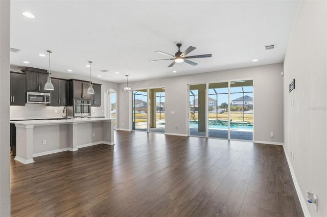 19324 E EAGLE CREEK LANE LANE, Tampa, FL 33647