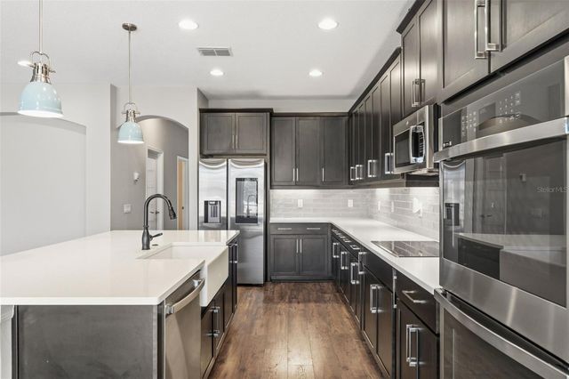 19324 E EAGLE CREEK LANE LANE, Tampa, FL 33647