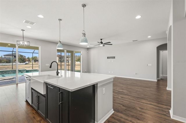 19324 E EAGLE CREEK LANE LANE, Tampa, FL 33647