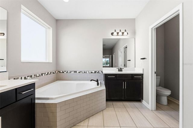 19324 E EAGLE CREEK LANE LANE, Tampa, FL 33647