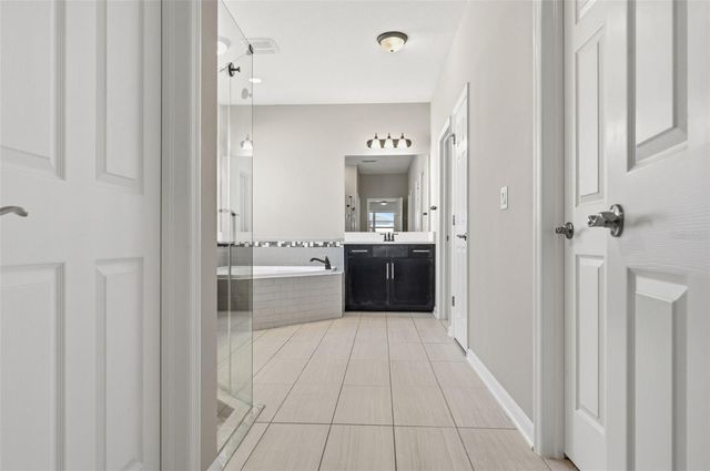 19324 E EAGLE CREEK LANE LANE, Tampa, FL 33647