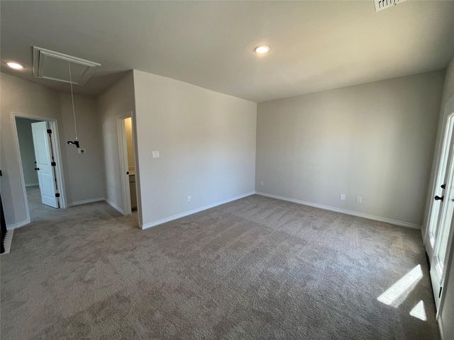 112 Barret DR, Liberty Hill, TX 78642