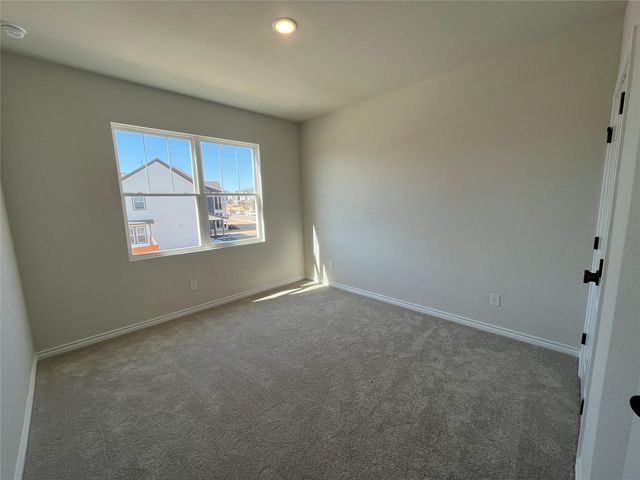 112 Barret DR, Liberty Hill, TX 78642