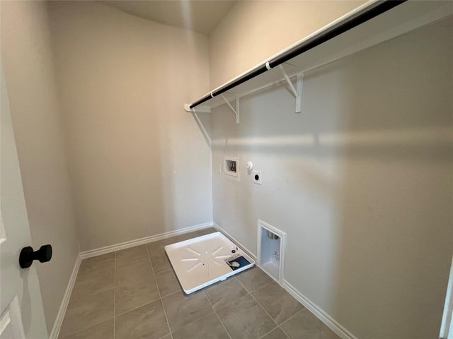 112 Barret DR, Liberty Hill, TX 78642