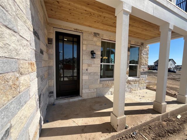 112 Barret DR, Liberty Hill, TX 78642