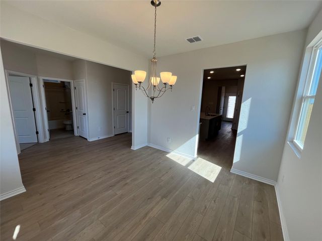 112 Barret DR, Liberty Hill, TX 78642