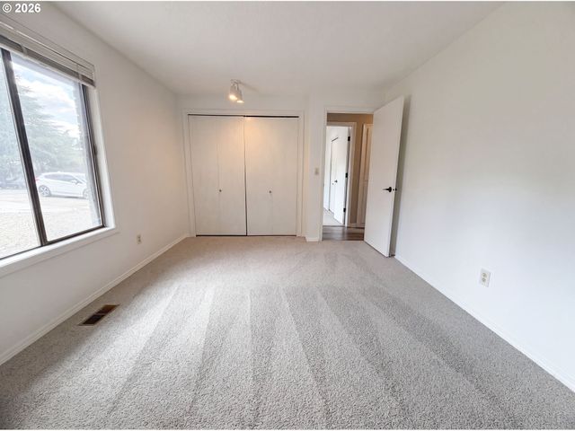 4246 SPRING ROCK Cir, West Linn, OR 97068