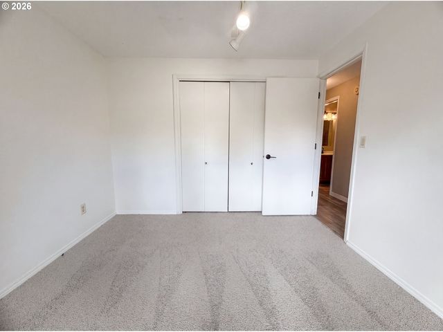 4246 SPRING ROCK Cir, West Linn, OR 97068
