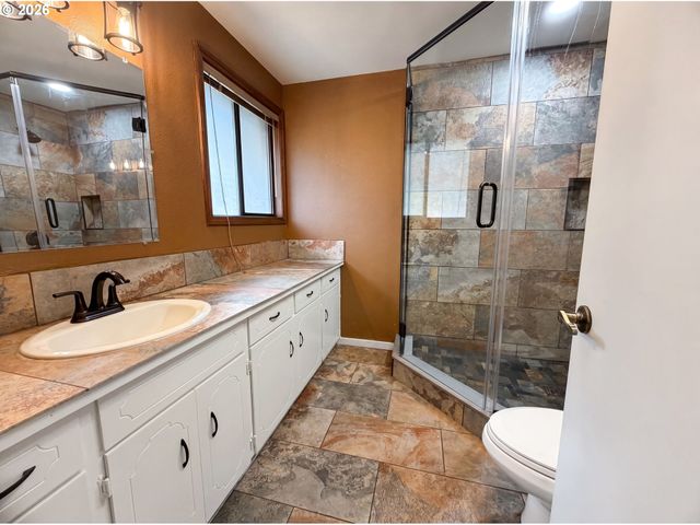 4246 SPRING ROCK Cir, West Linn, OR 97068