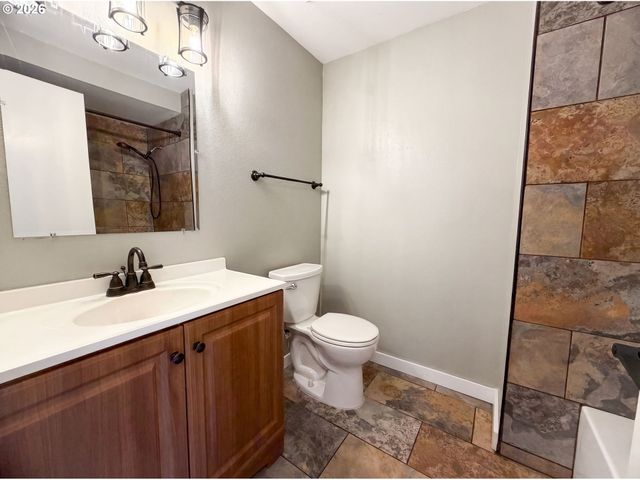 4246 SPRING ROCK Cir, West Linn, OR 97068