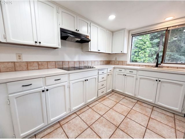 4246 SPRING ROCK Cir, West Linn, OR 97068