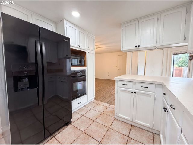 4246 SPRING ROCK Cir, West Linn, OR 97068
