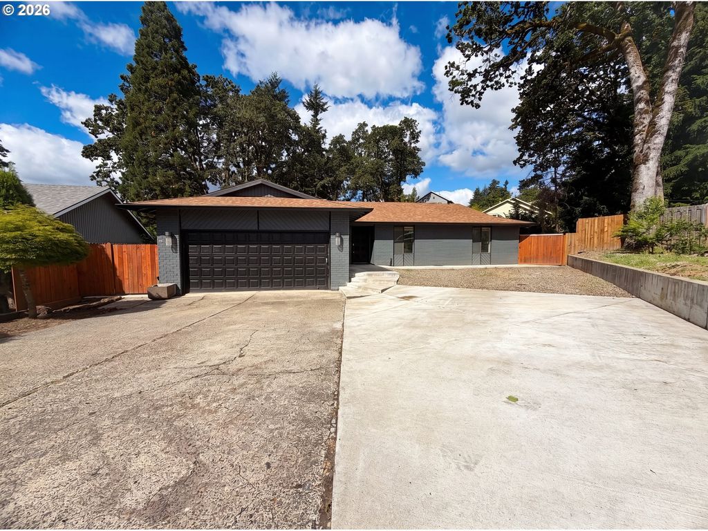 4246 SPRING ROCK Cir, West Linn, OR 97068