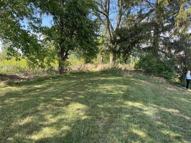 31828 N Us Highway 12, Volo, IL 60073