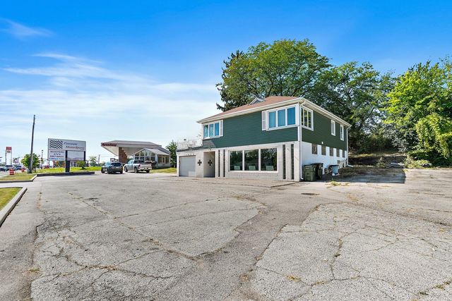 31828 N Us Highway 12, Volo, IL 60073