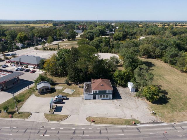 31828 N Us Highway 12, Volo, IL 60073