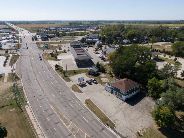 31828 N Us Highway 12, Volo, IL 60073