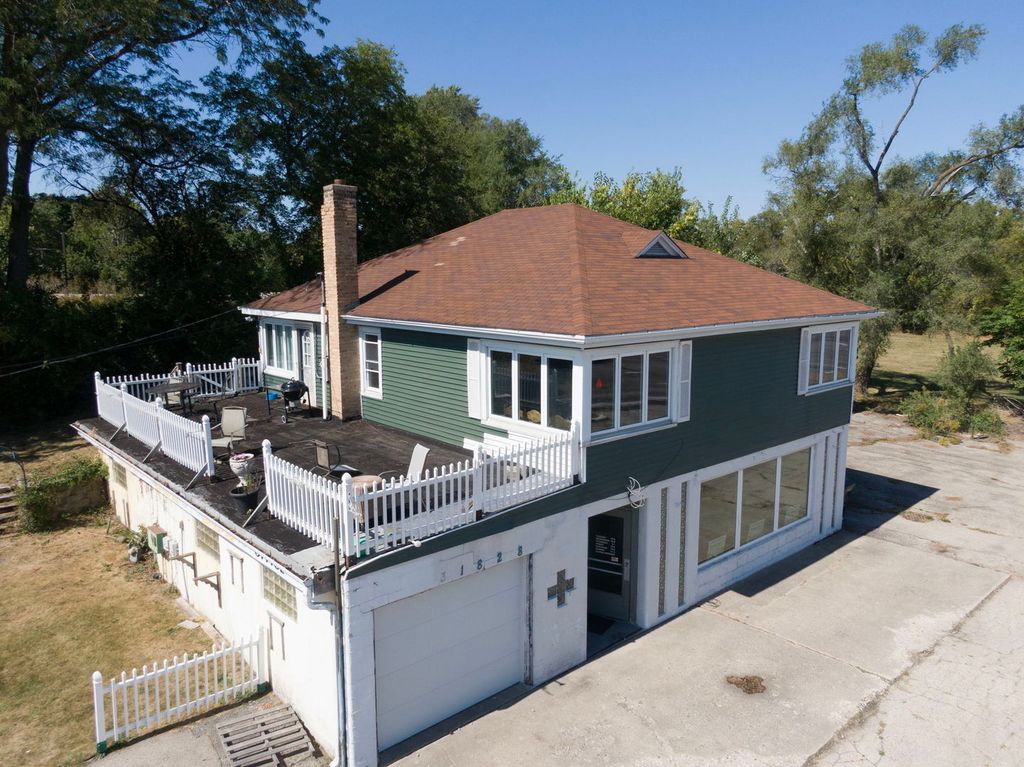 31828 N Us Highway 12, Volo, IL 60073