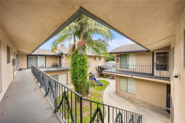1005 E Harding Street, Long Beach, CA 90805