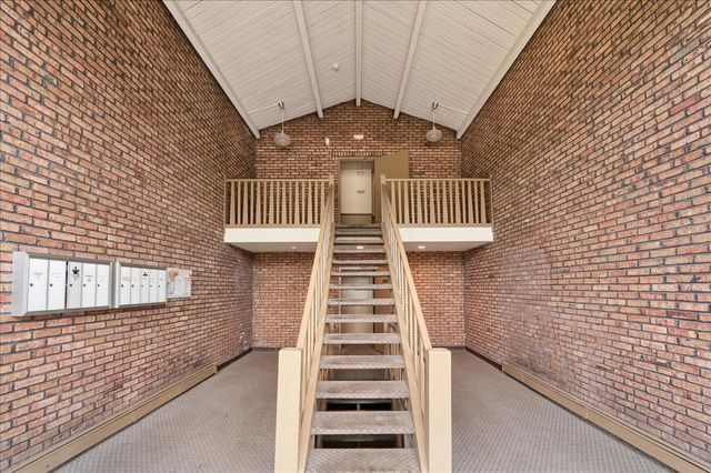 7425 Brookdale Drive 113, Darien, IL 60561