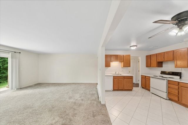 7425 Brookdale Drive 113, Darien, IL 60561