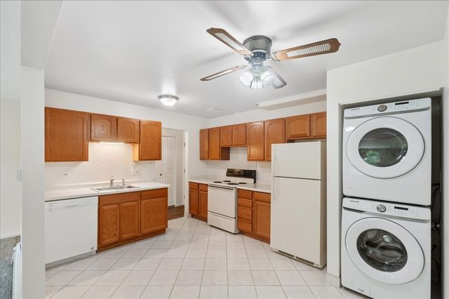 7425 Brookdale Drive 113, Darien, IL 60561