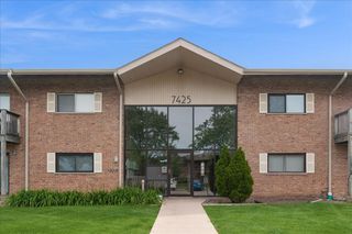 7425 Brookdale Drive 113, Darien, IL 60561