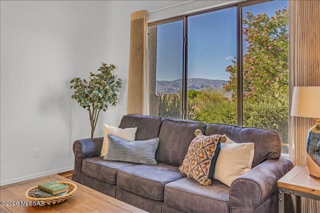 10758 E Mica Meadow Drive, Tucson, AZ 85748