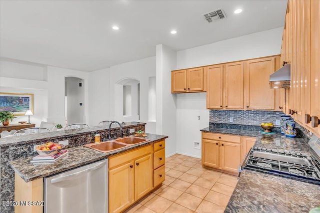 10758 E Mica Meadow Drive, Tucson, AZ 85748
