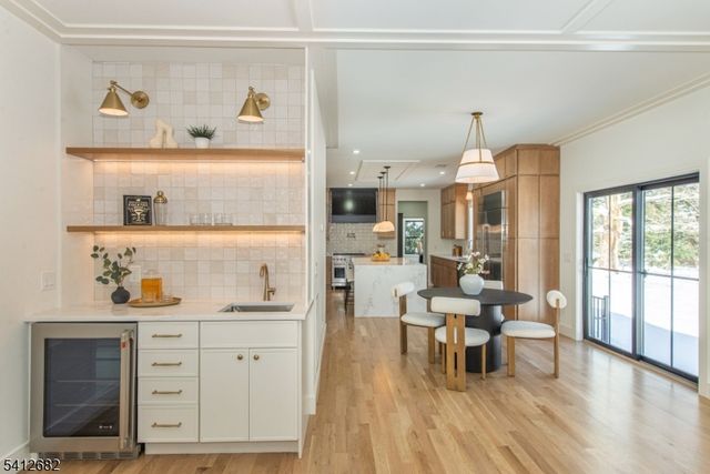 6 Harvale Dr, Florham Park Boro, NJ 07932