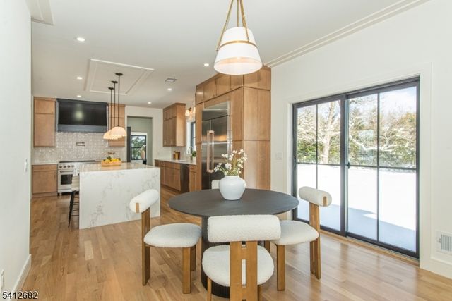 6 Harvale Dr, Florham Park Boro, NJ 07932