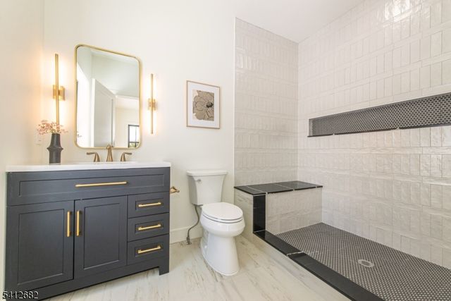 6 Harvale Dr, Florham Park Boro, NJ 07932