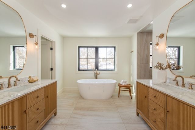 6 Harvale Dr, Florham Park Boro, NJ 07932