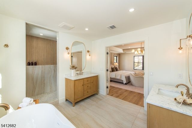 6 Harvale Dr, Florham Park Boro, NJ 07932